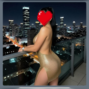 מרינה מקסימה ומלאת נוכחות
